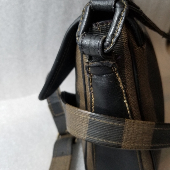 Authentic Vintage Fendi Pequin Crossbody - Picture 5 of 9